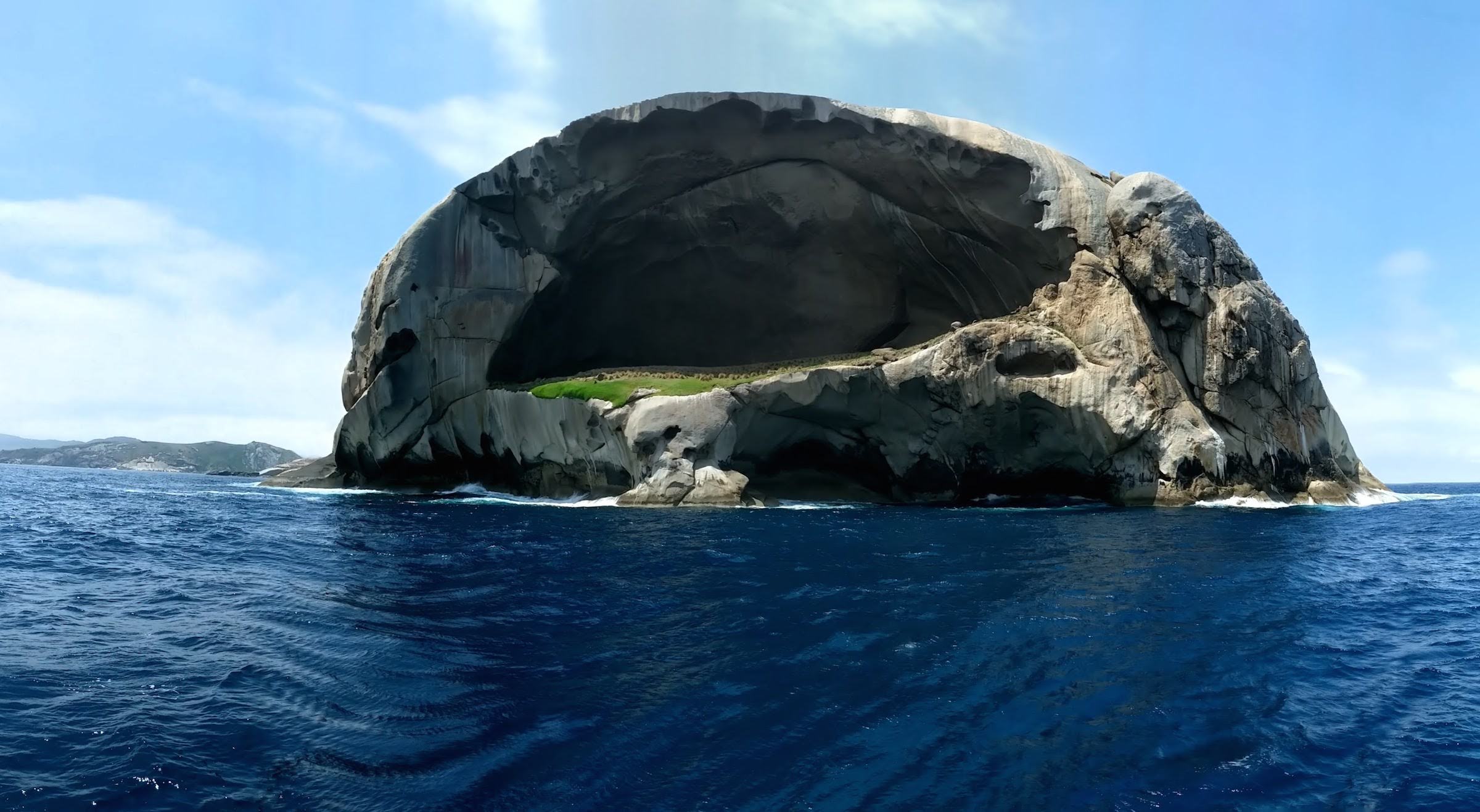 Skull Rock - Wilsons Promontory Cruises and Tours